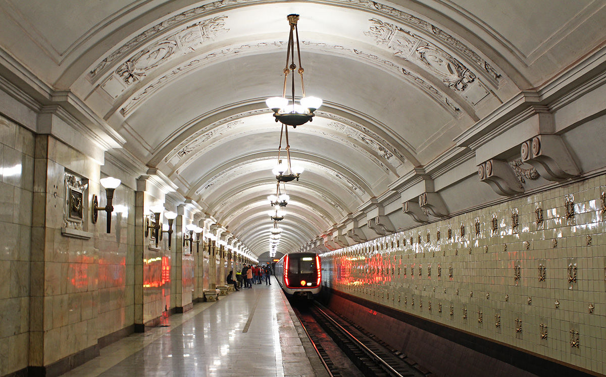 Москва — Выставка подвижного состава и Парад поездов к 82-летию Московского метрополитена 13 — 14 мая 2017; Москва — Метрополитен — [5] Кольцевая линия