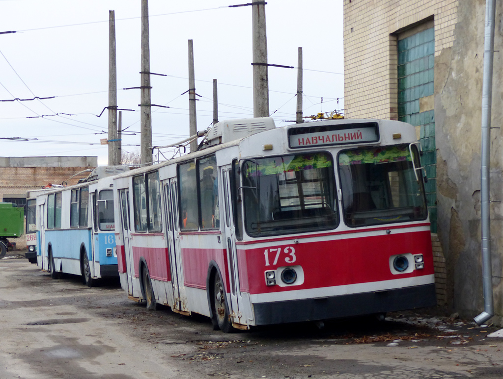 Хмельницкий, ЗиУ-682В № 173