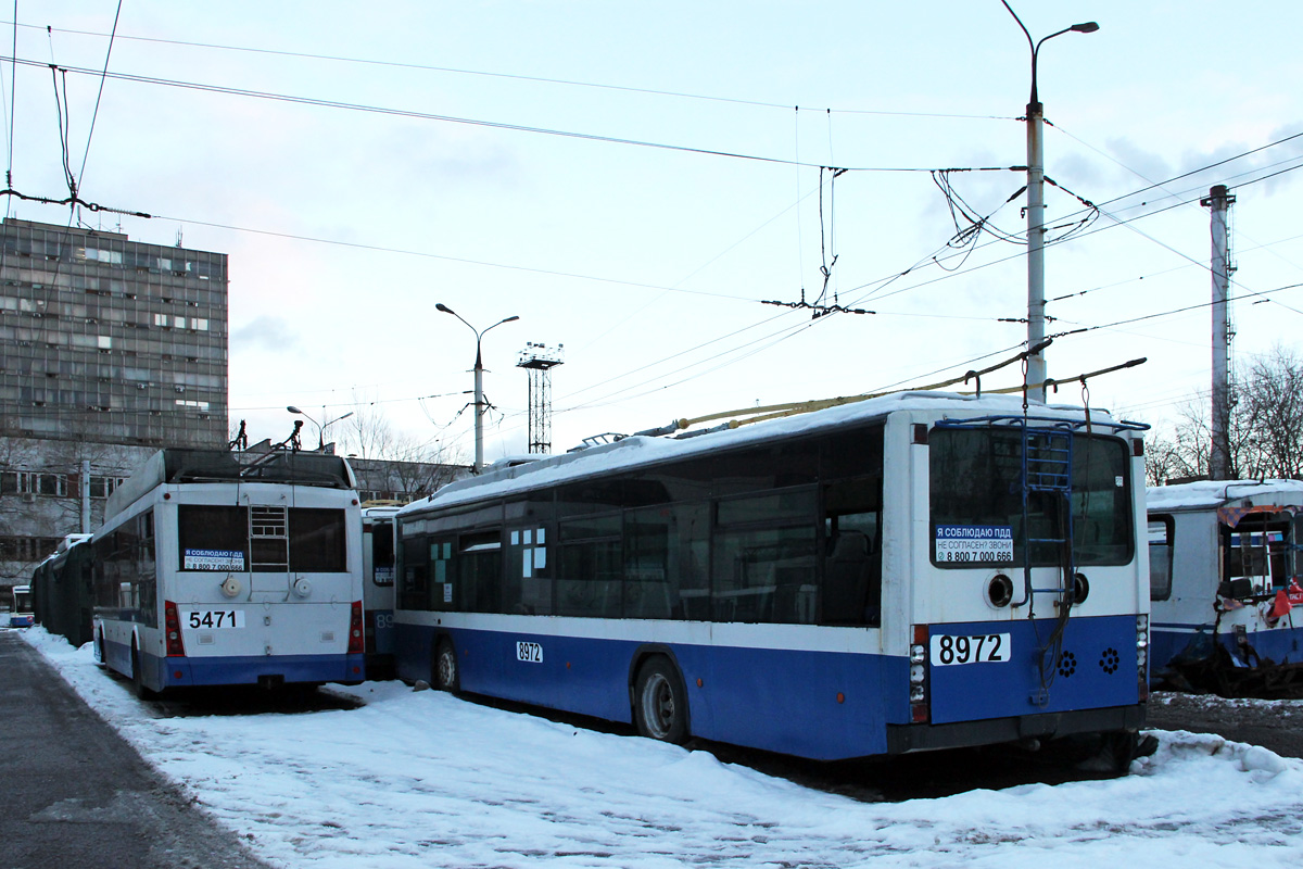 Москва, Тролза-5265.00 «Мегаполис» № 5471; Москва, ВМЗ-5298.01 (ВМЗ-463) № 8972