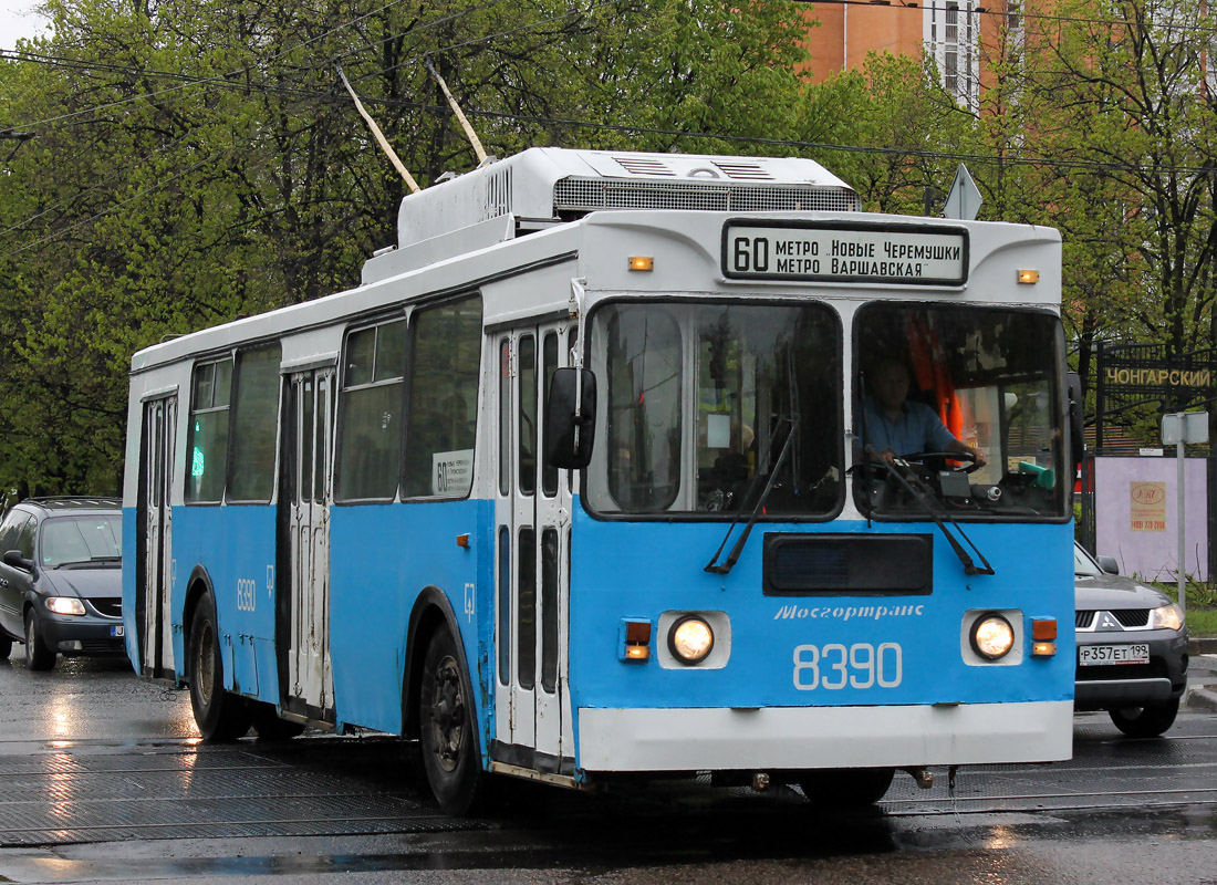 Москва, ЗиУ-682ГМ1 (с широкой передней дверью) № 8390