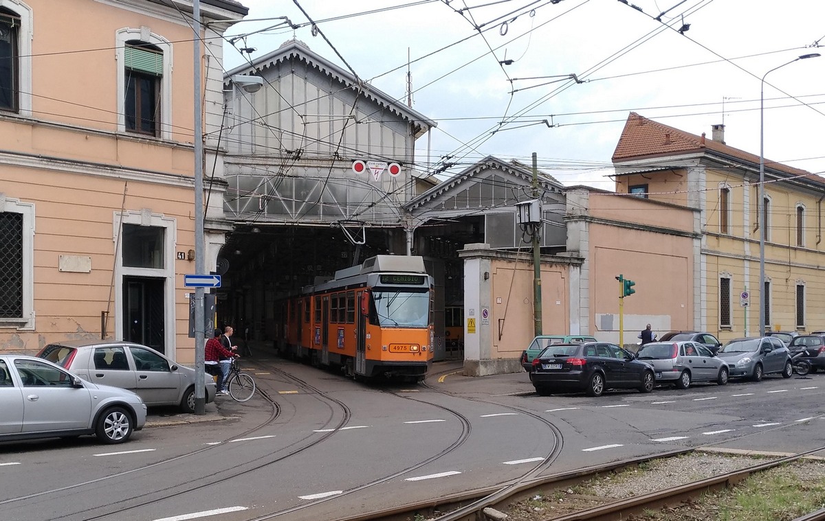 Milán, ATM series 4900 č. 4975