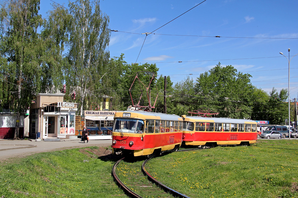 Yekaterinburg, Tatra T3SU č. 552; Yekaterinburg, Tatra T3SU č. 553