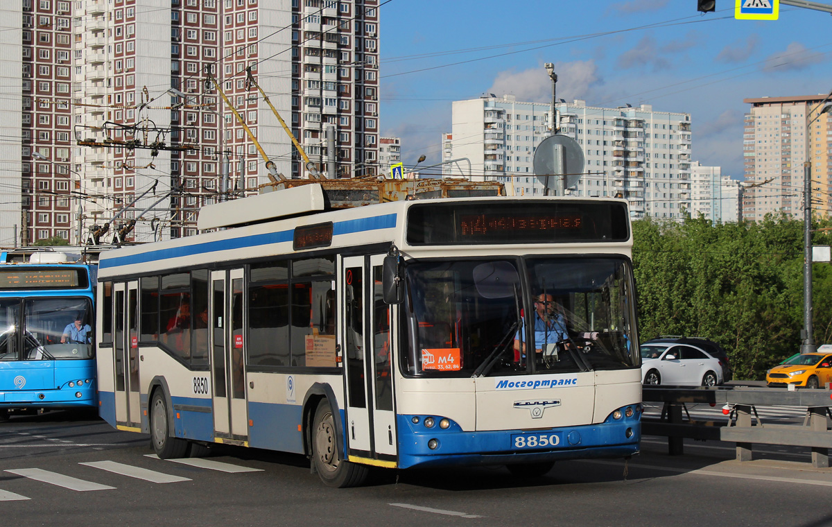 Москва, СВАРЗ-МАЗ-6235.00 № 8850