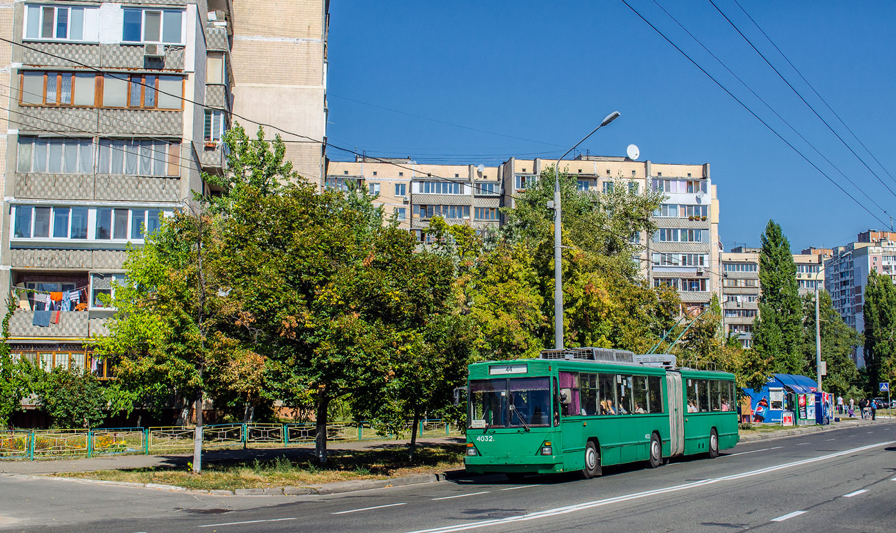 Киев, Киев-12.03 № 4032