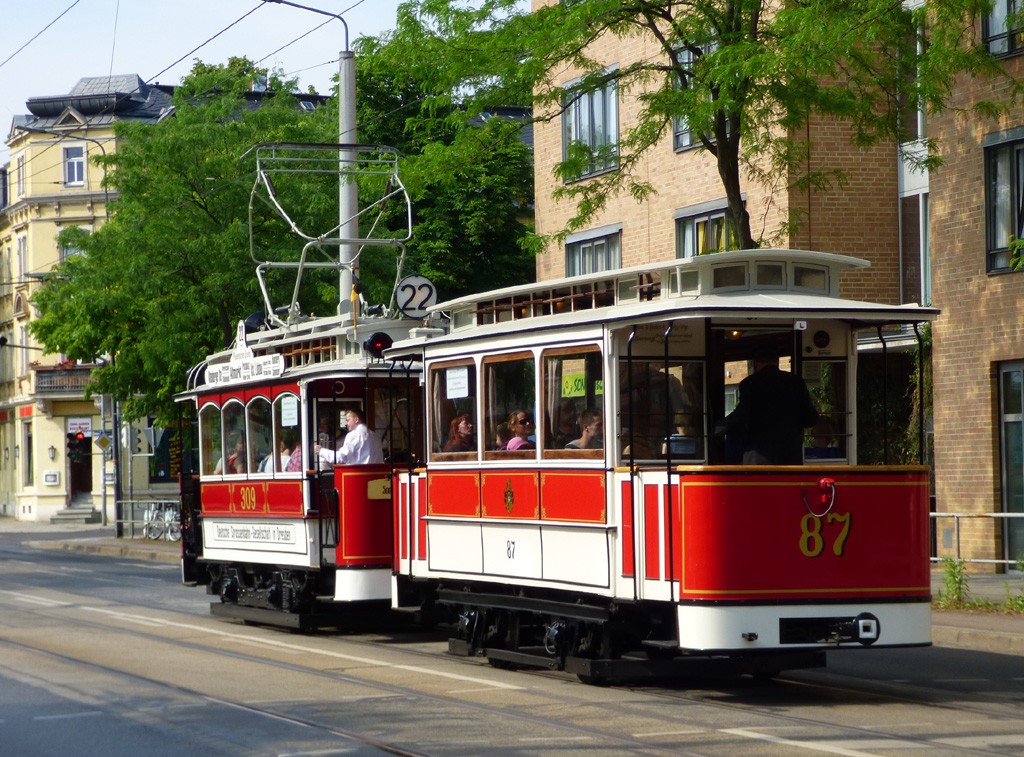 Дрезден, Двухосный прицепной Dresden № 87 (251 301); Дрезден — 25 лет Трамвайного музея — 50 лет Татры (03.06.2017) Дрезден, Двухосный прицепной Dresden № 87 (251 301); Дрезден — 25 лет Трамвайного музея — 50 лет Татры (03.06.2017)