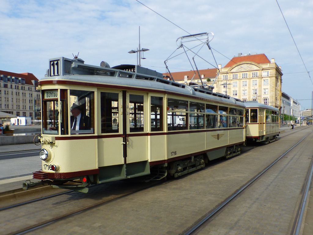 Дрезден, Busch Großer Hecht № 1716 (201 303); Дрезден — 25 лет Трамвайного музея — 50 лет Татры (03.06.2017) Дрезден, Busch Großer Hecht № 1716 (201 303); Дрезден — 25 лет Трамвайного музея — 50 лет Татры (03.06.2017)