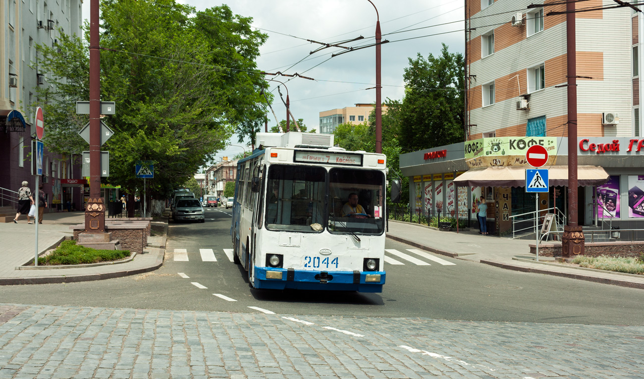 Донецк, ЮМЗ Т2 мод. 7 № 2044