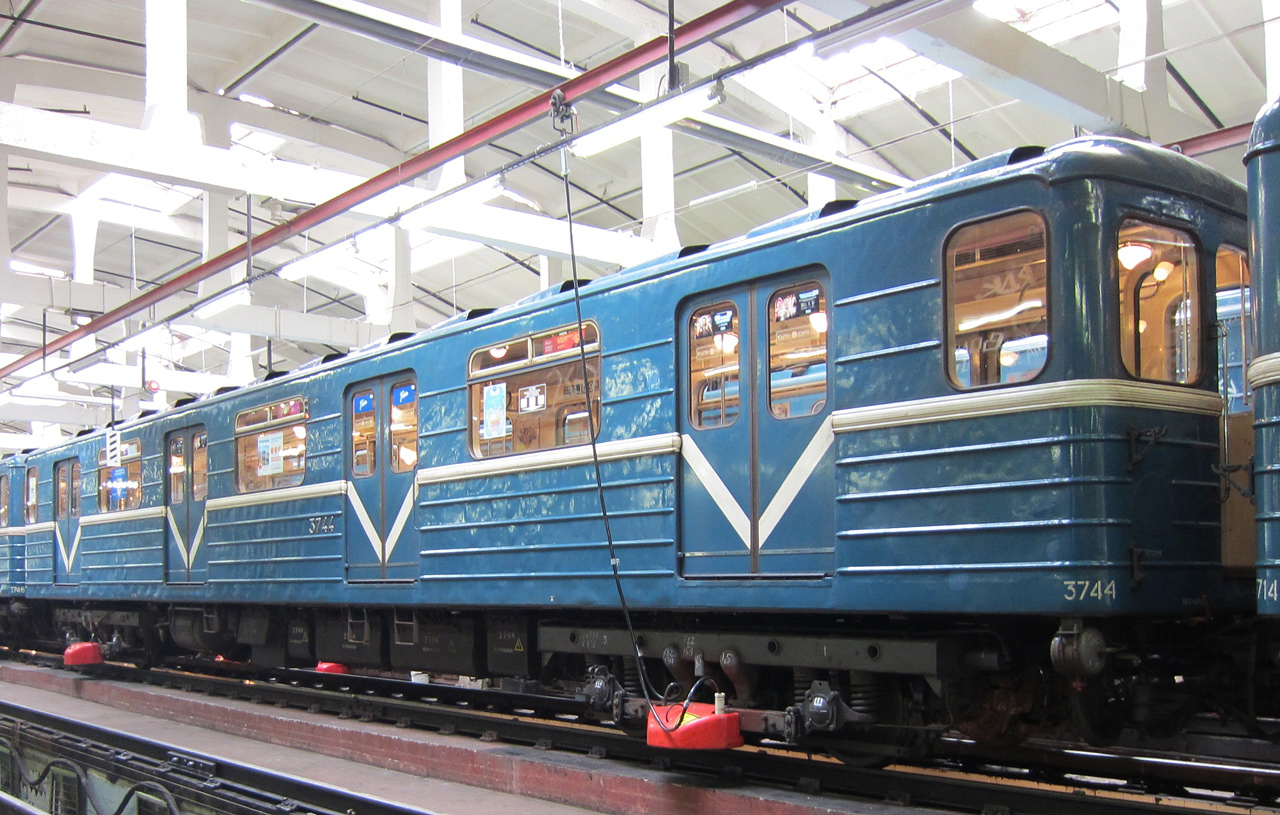 Санкт-Петербург, Ем-501М № 3744