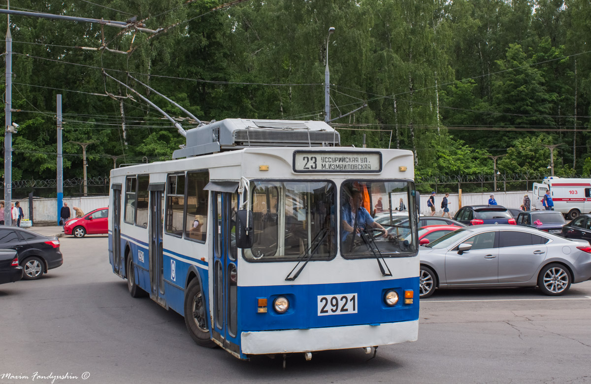 Москва, ЗиУ-682ГМ1 (с широкой передней дверью) № 2921 Москва, ЗиУ-682ГМ1 (с широкой передней дверью) № 2921