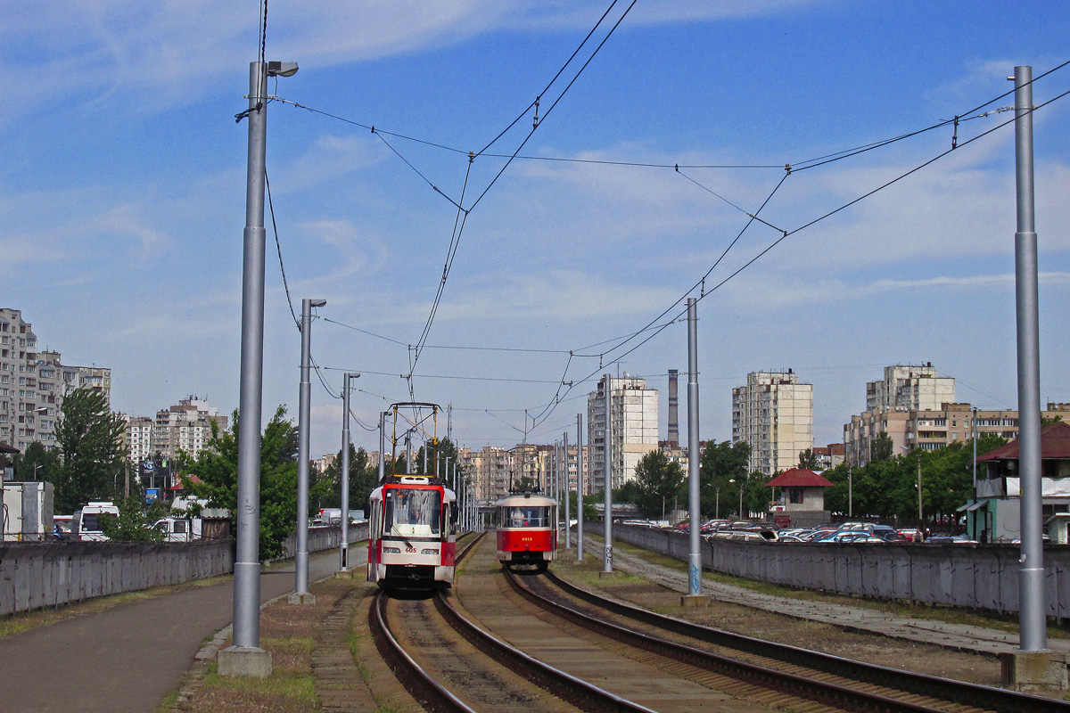 Киев, T3UA-3 «Каштан» № 605; Киев, Tatra T3SUCS № 6012; Киев — Трамвайные линии: Скоростной трамвай № 2
