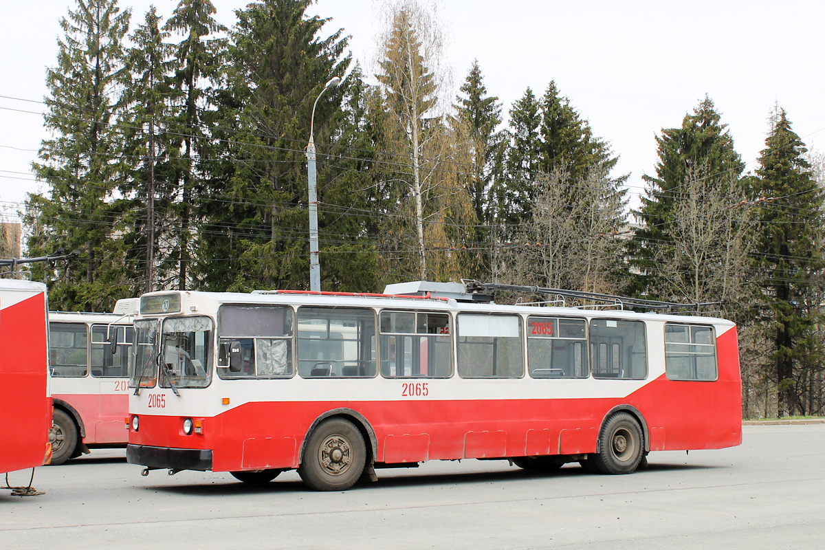 Iževsk, ZiU-682V [V00] č. 2065