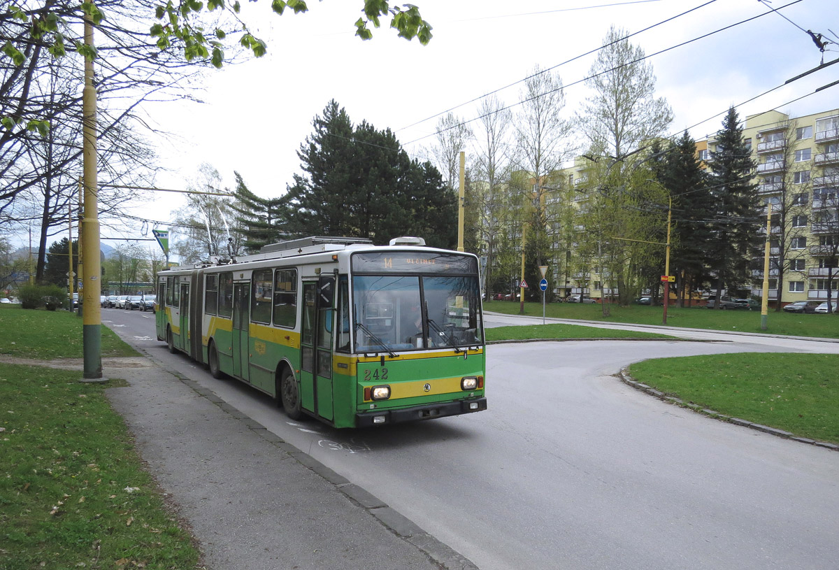 Жилина, Škoda 15Tr13/7M № 242
