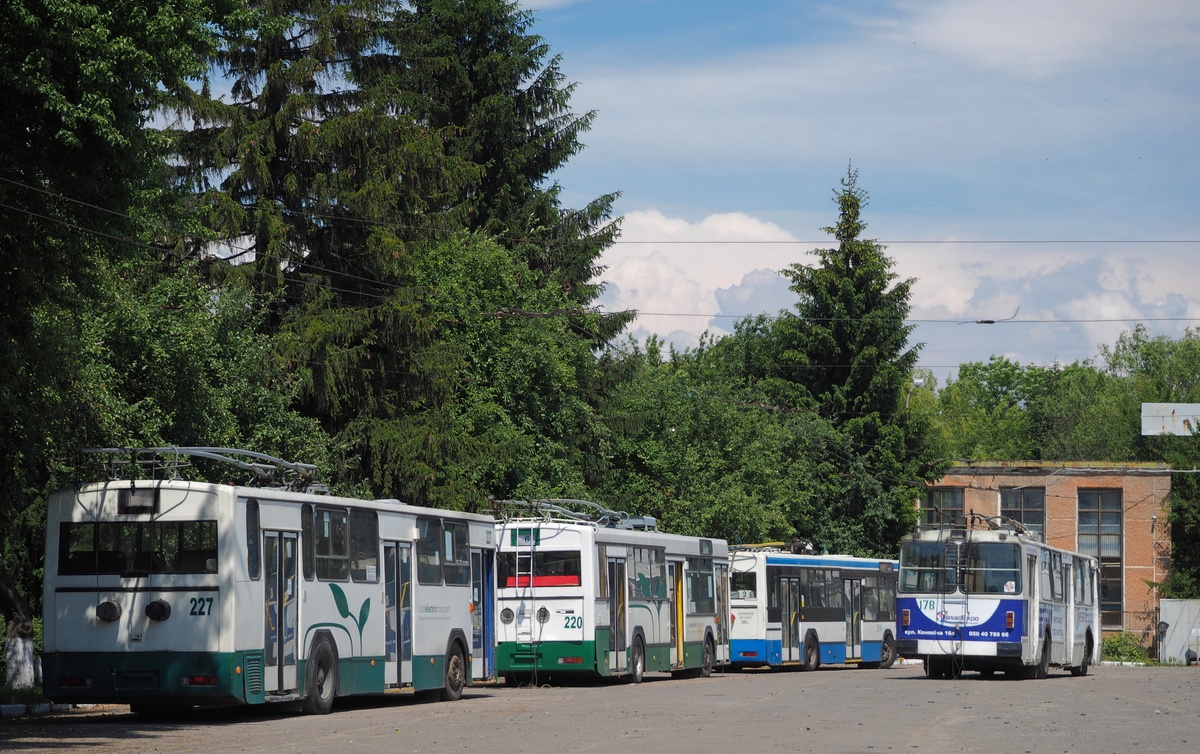 Luck, Jelcz/KPNA PR110E Br. 227; Luck, ZiU-682G [G00] Br. 178; Luck — Trolley-bus hous