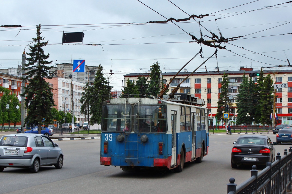 Tver, VZTM-5284 č. 39; Tver — Streetcar and trolleybus contact network and infrastructure