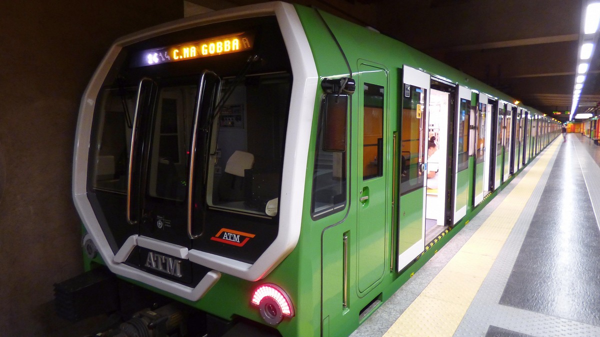Милан, AnsaldoBreda Leonardo № 589+590; Милан — Метрополитен — Линия M2