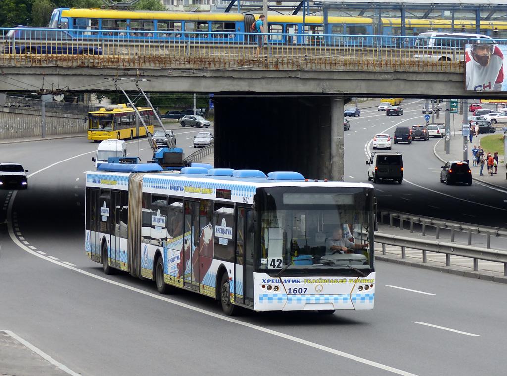 Kijevas, LAZ E301D1 nr. 1607