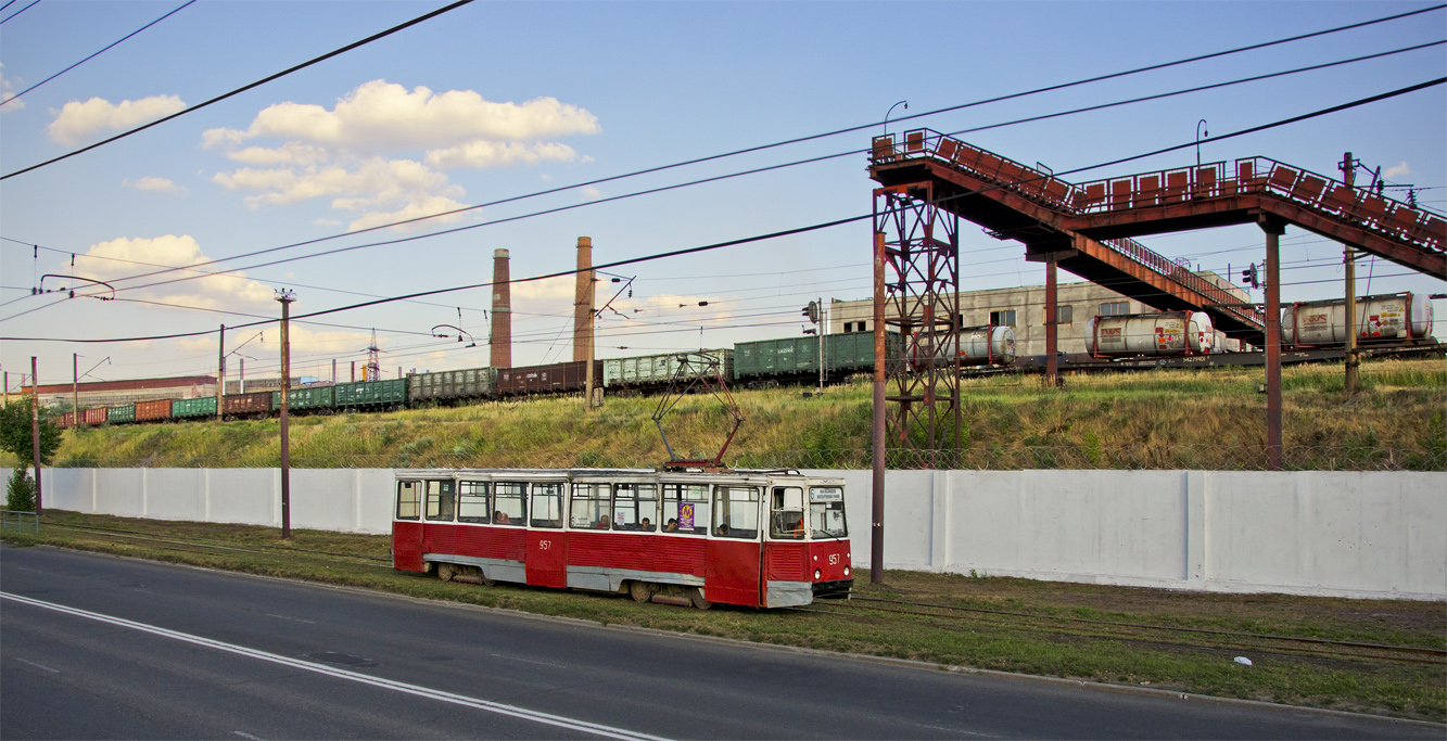 Мариуполь, 71-605 (КТМ-5М3) № 957