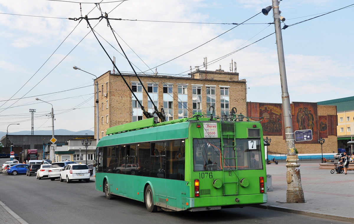 Красноярск, БКМ 321 № 1076