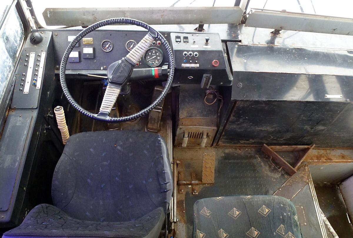 Орёл, ЗиУ-682Г-016  [Г0М] № 086; Орёл — Рабочие места водителей, кабины и пульты управления