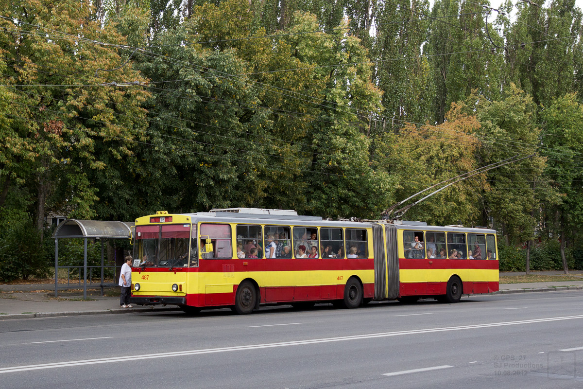 Киев, Škoda 15Tr03/6 № 487