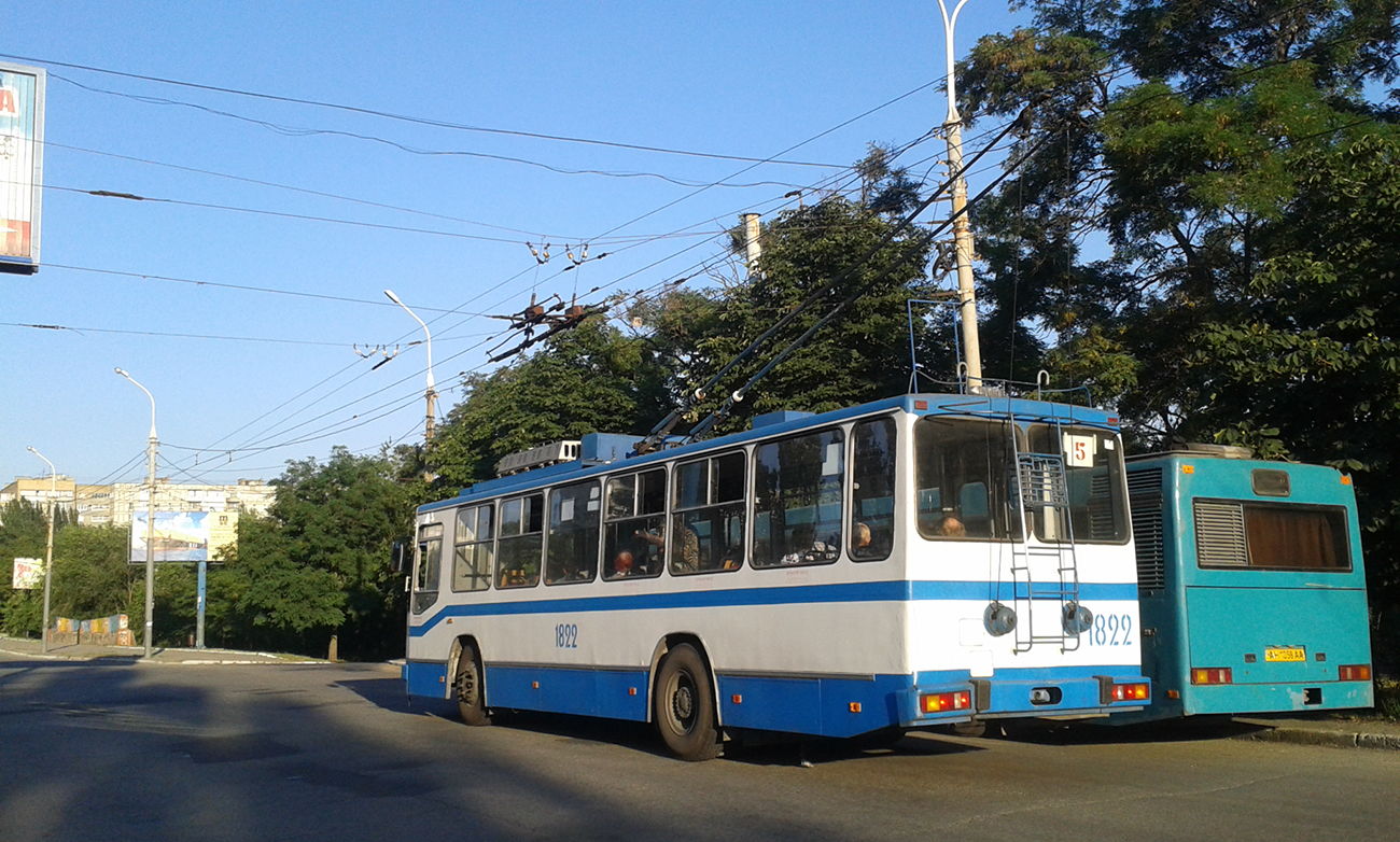 Мариуполь, ЮМЗ Т2 № 1822