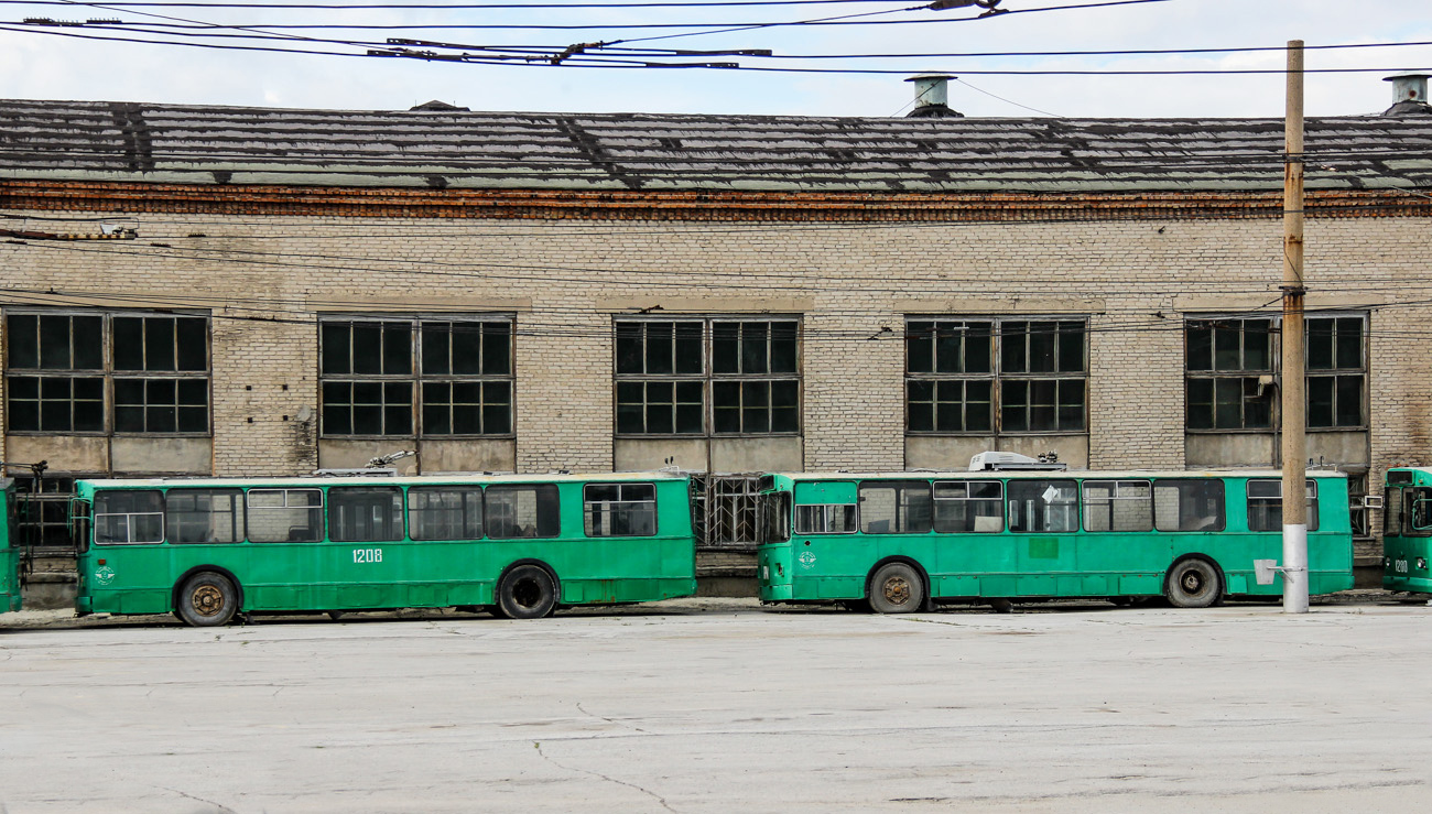 Новосибирск, ЗиУ-682Г [Г00] № 1208; Новосибирск, ЗиУ-682В № ПРМ