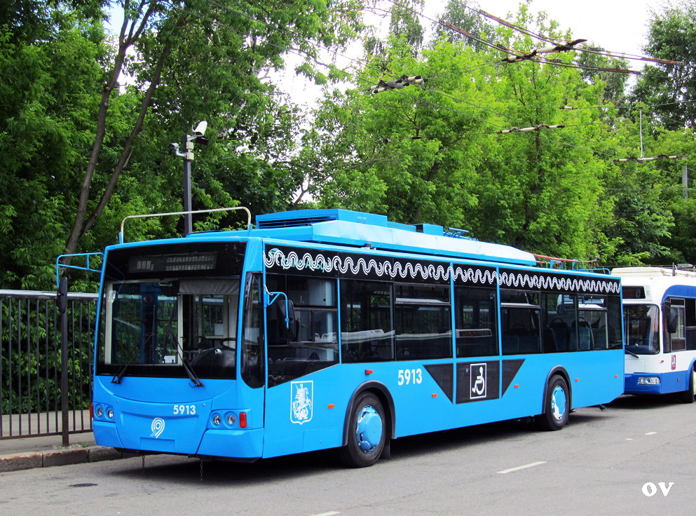 Moszkva, VMZ-5298.01 “Avangard” — 5913
