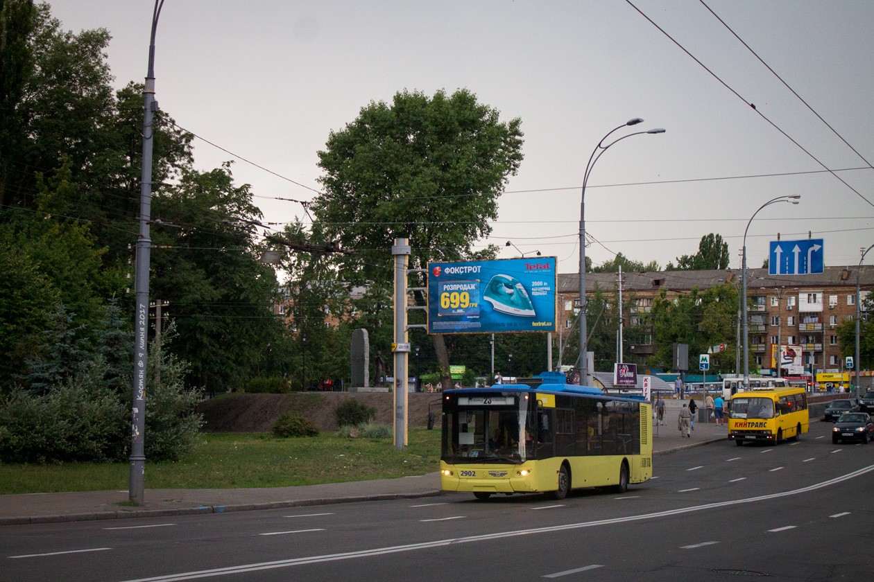 Киев, ЛАЗ E183D1 № 2902