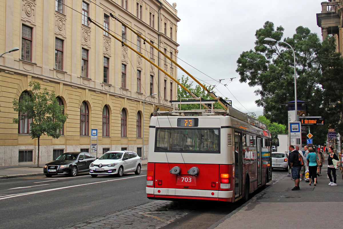 Будапешт, Ikarus 412.81 № 703