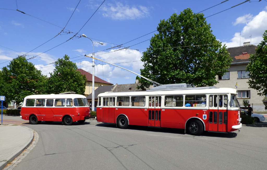 Zlín, Jelcz PO-1E Nr. 14V 0149; Zlín, Škoda 9TrHT26 Nr. 1