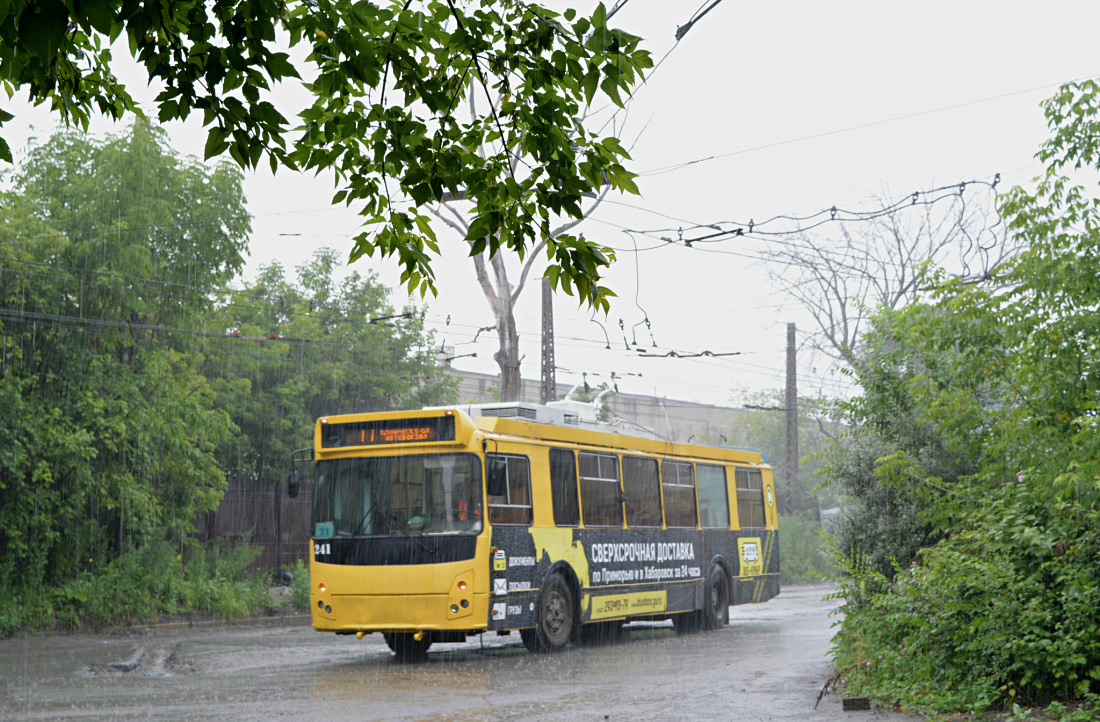 Владивосток, ЗиУ-682Г-016.02 № 241