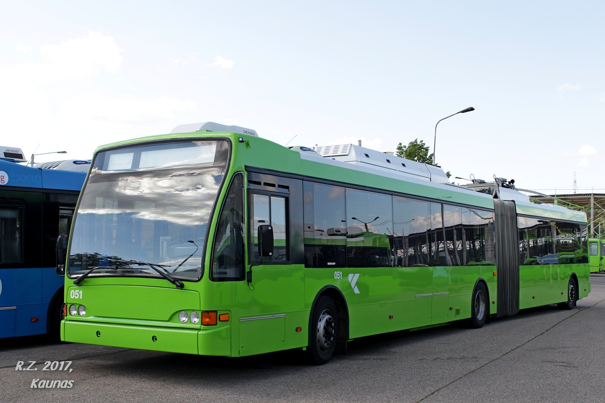 Каунас, Berkhof Premier AT18 № 051