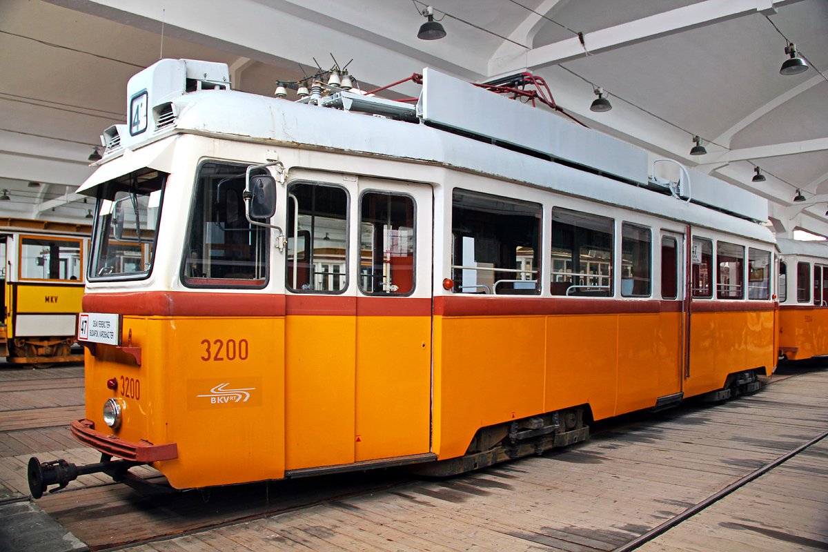 Будапешт, Ganz UV1 № 3200; Будапешт — Музеи
