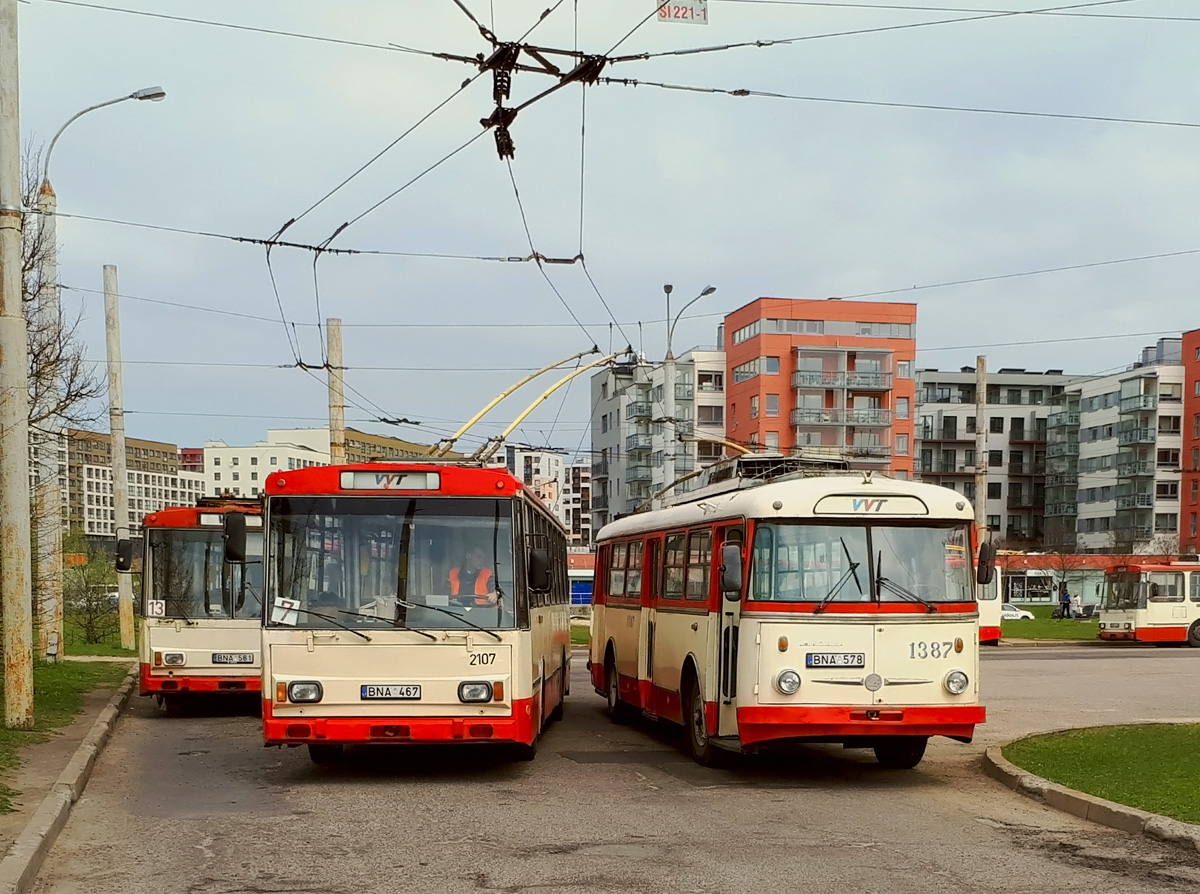 Вилнюс, Škoda 14Tr05 № 2107; Вилнюс, Škoda 9TrH29 № 1387