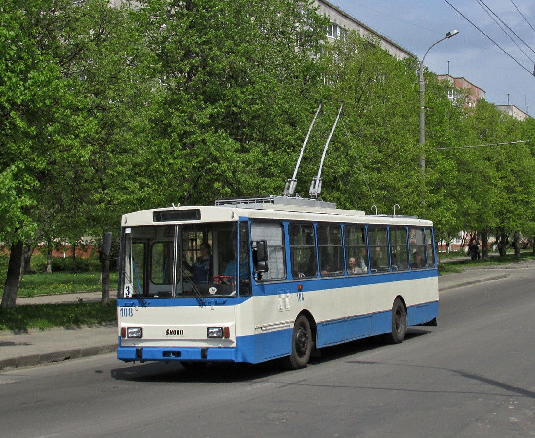 Ровно, Škoda 14Tr89/6 № 108