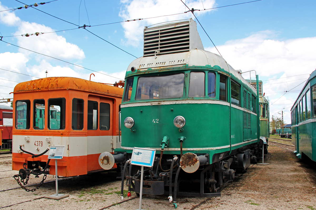 Budapest, Diesel locomotive — 42 (DL 42); Budapest — Múzeumok