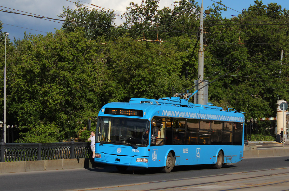 Масква, БКМ 321 № 9825