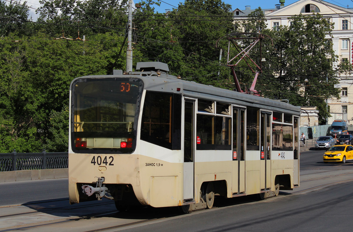 Москва, 71-619А № 4042