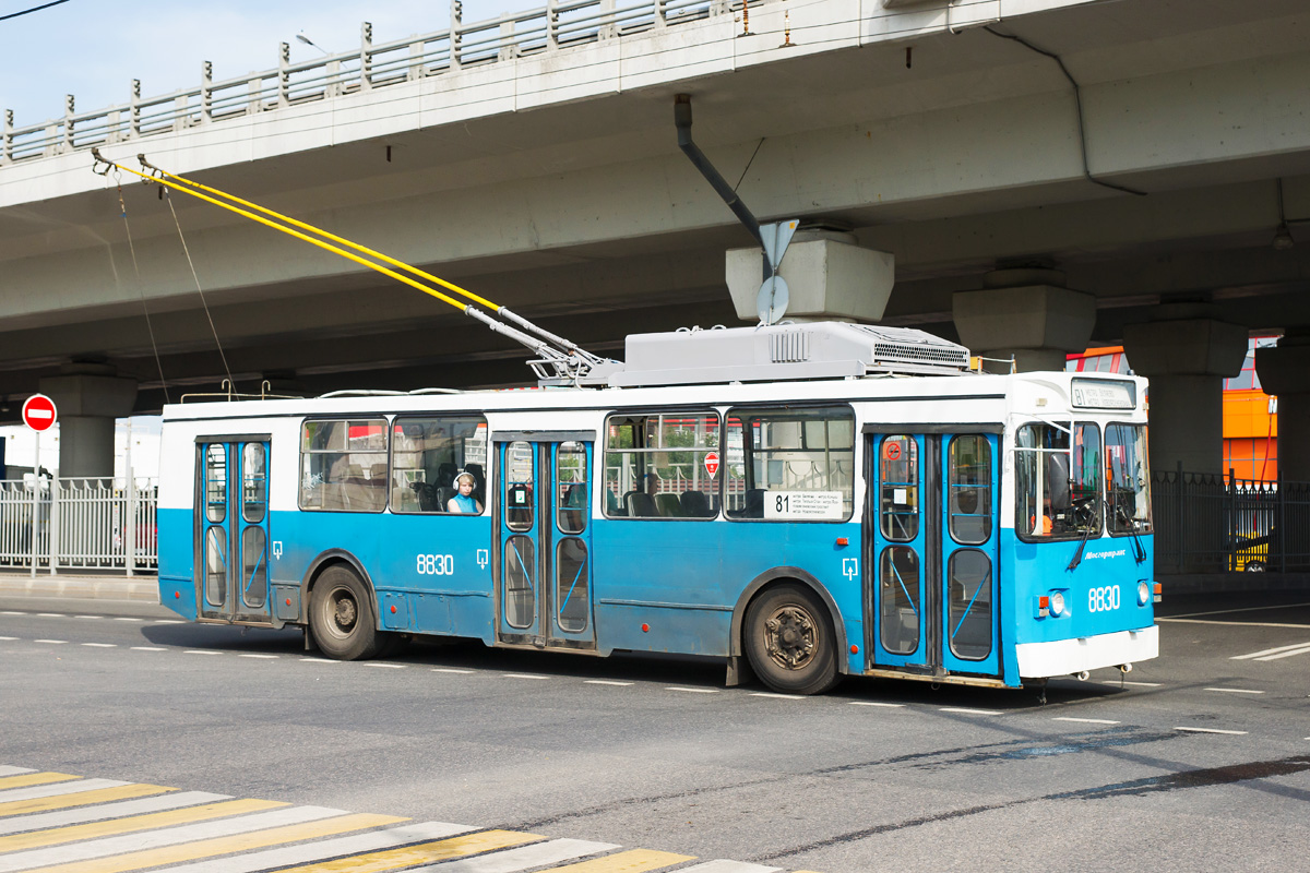 Москва, ЗиУ-682ГМ1 (с широкой передней дверью) № 8830 Москва, ЗиУ-682ГМ1 (с широкой передней дверью) № 8830