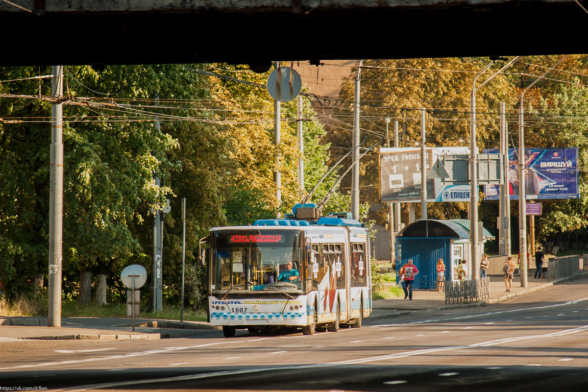 Kijev, LAZ E301D1 — 1607