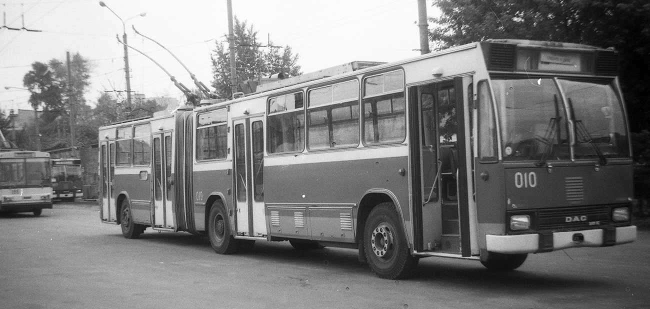 Киев, DAC 217E № 010; Киев — Исторические фотографии