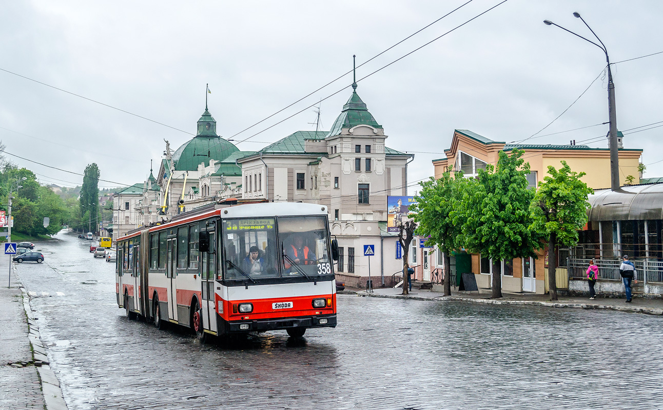 Черновцы, Škoda 15Tr07/6 № 358