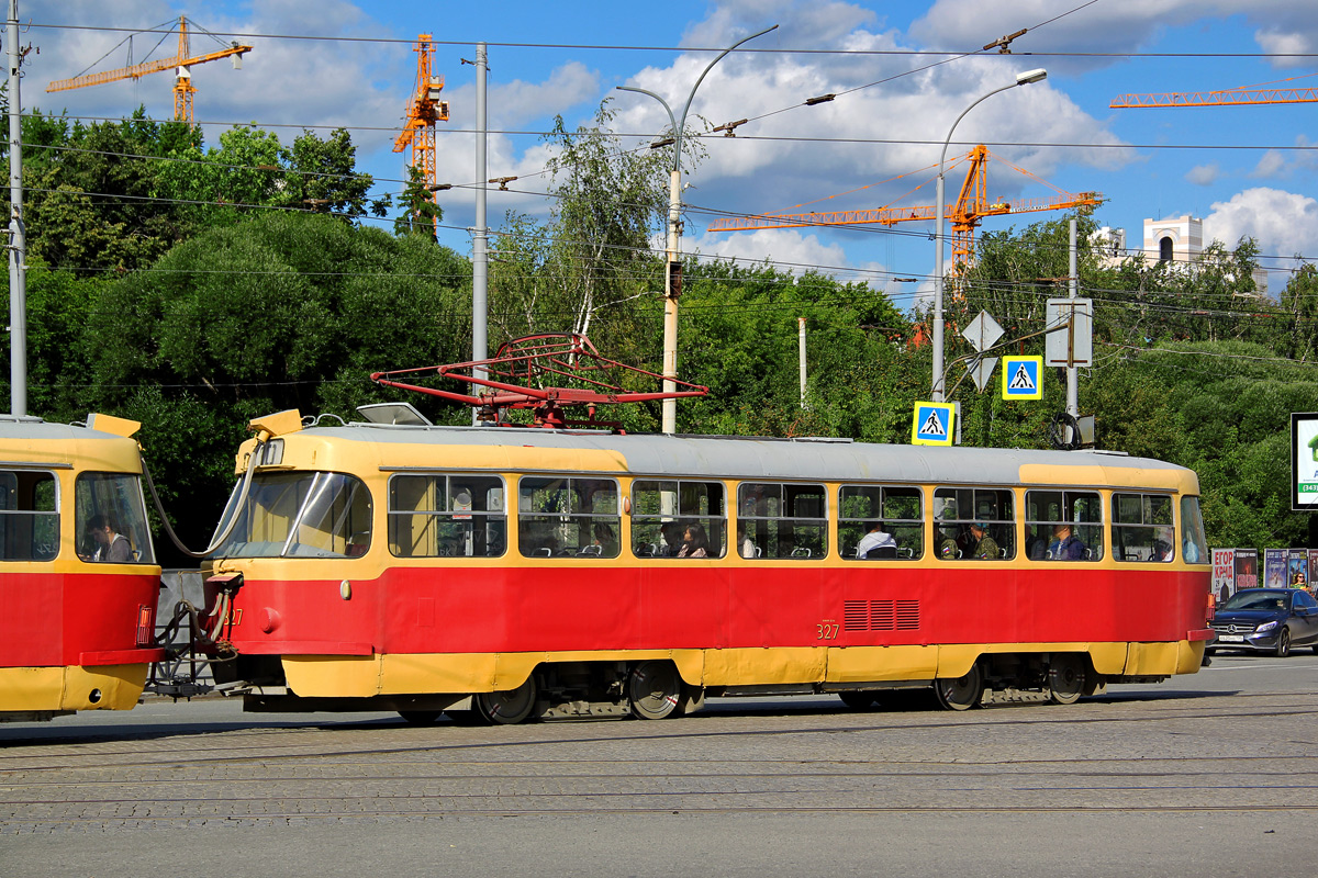 Yekaterinburg, Tatra T3SU № 327