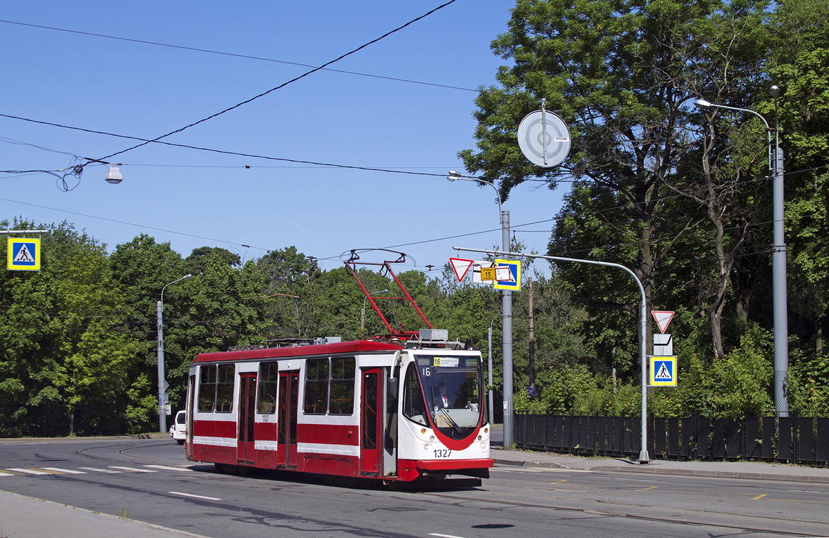 Санкт-Петербург, 71-134А (ЛМ-99АВН) № 1327 Санкт-Петербург, 71-134А (ЛМ-99АВН) № 1327