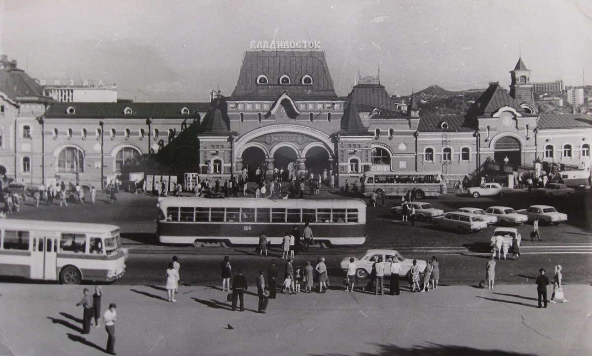 Владивосток, РВЗ-6М № 124; Владивосток — Исторические фотографии — трамвай (1971-1990)