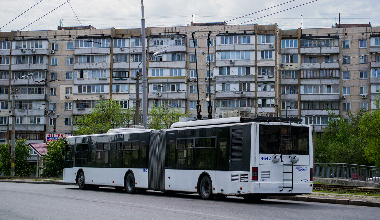 Киев, ЛАЗ E301D1 № 4642