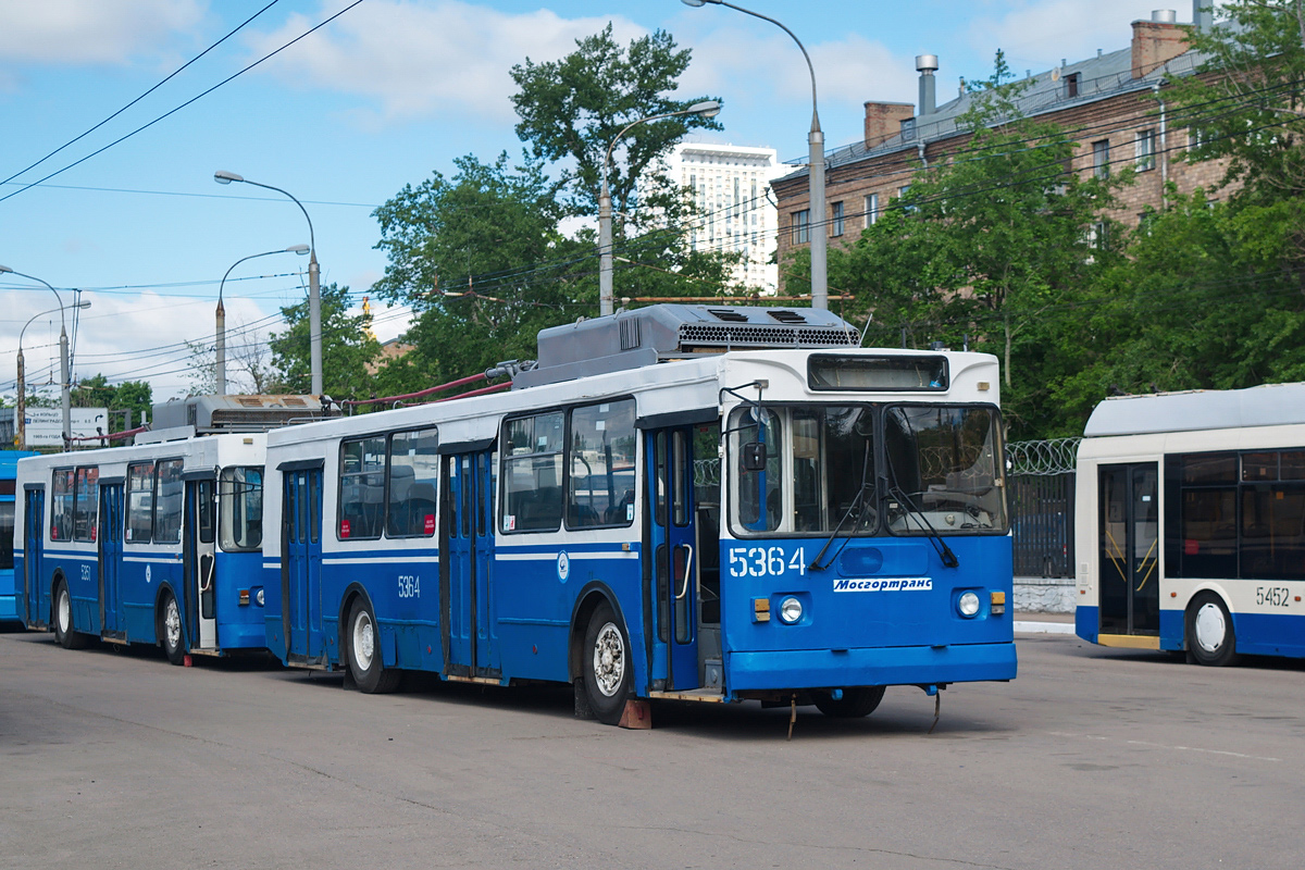 Москва, ЗиУ-682ГМ1 (с широкой передней дверью) № 5364
