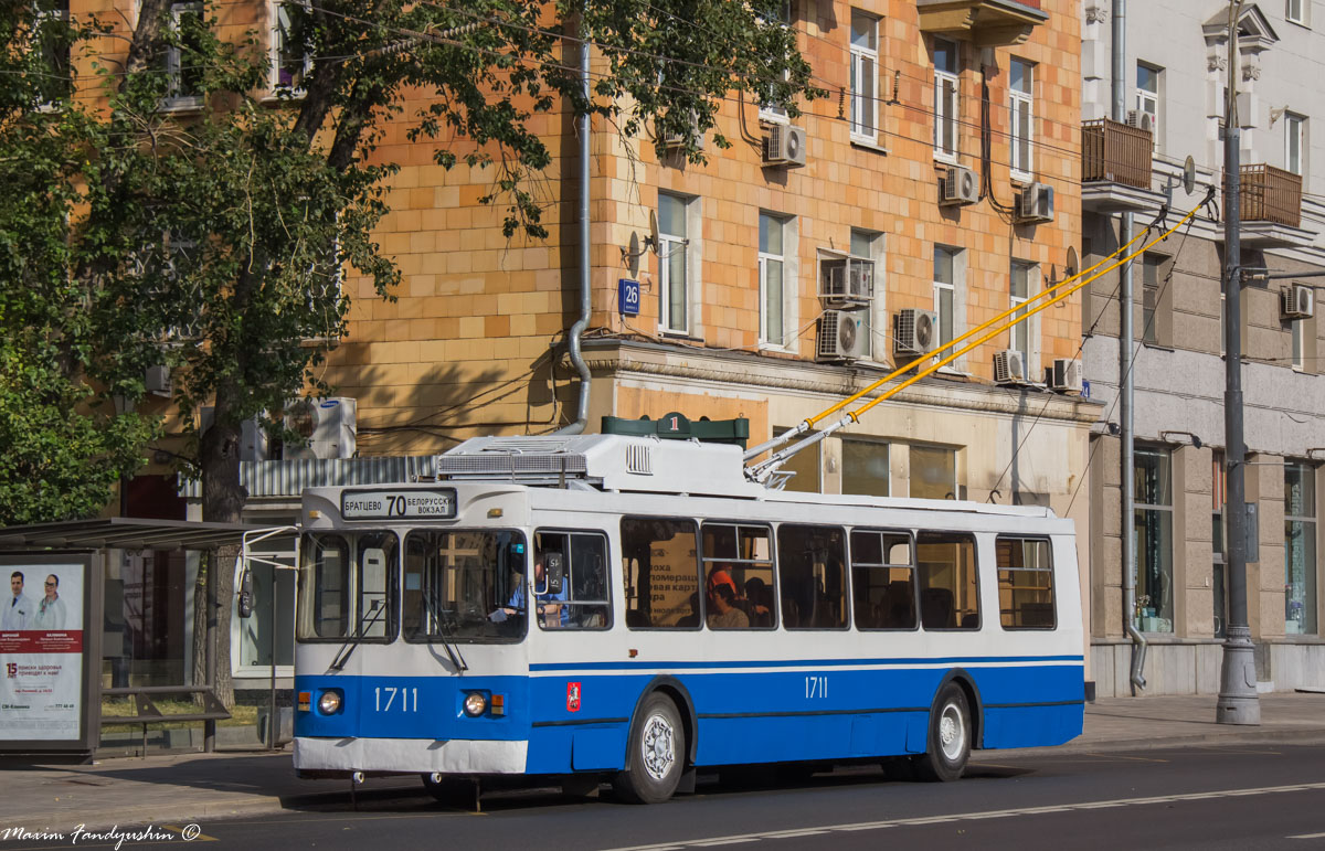 Москва, ЗиУ-682ГМ1 (с широкой передней дверью) № 1711 Москва, ЗиУ-682ГМ1 (с широкой передней дверью) № 1711