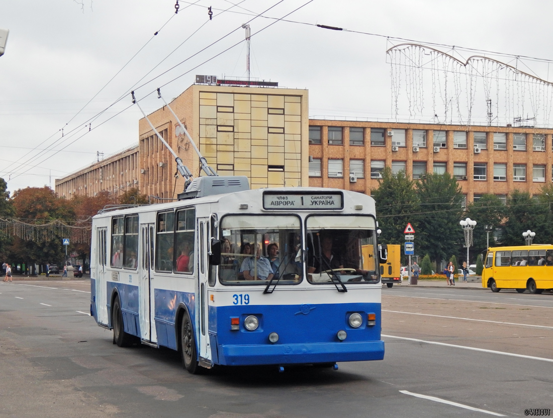 Черкассы, ЗиУ-682УА № 319