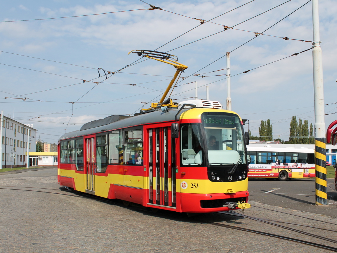 Most ― Litvínov, Vario LFR.S Nr. 253